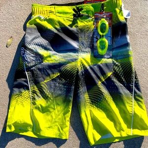 ZeroXposur, Surf Shorts, Boy’s Size 18/20 XL & Swim Goggles
